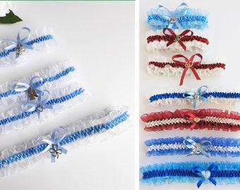 Garter light blue and white or wine red and ivory in sizes S, M or XXL