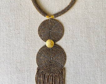 Collier Massaï en perles dorées, Bijoux ethnique du Kenya