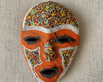 Masque africain en perles multicolore, Art tribal déco, art ethnique africain