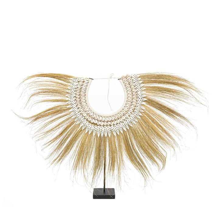 Grand Collier en Plumes sur Pied