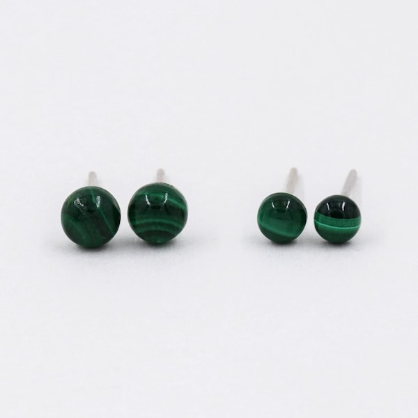 Puces malachite, bijou malachite, argent massif, boucles minuscules, puces 4-5mm, pierre de naissance, boucles vertes