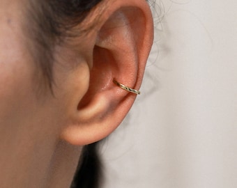 Minimalist ear cuff, gold ear cuff, sterling silver, no piercing, fake piercing, helix piercing, simple earring, tiny ear cuff, gold earring