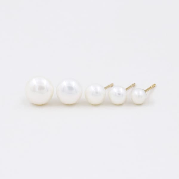 Boucles d'oreilles perles, perles blanches, puces minimalistes, perles véritables, or ou argent, perle de culture, boucles mariage, puces or