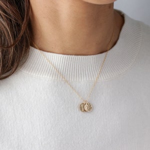 Collier martelé, bijou minimaliste, collier or, collier initiale, collier bohème, collier personnalisé, cadeau anniversaire, collier femme