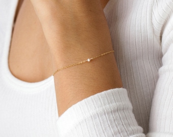 Pearl bracelet, one pearl, minimalist bracelet, freshwater pearl, wedding bracelet, bridesmaid gift, gold bracelet, sterling silver