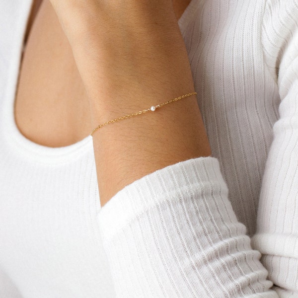 Pearl bracelet, one pearl, minimalist bracelet, freshwater pearl, wedding bracelet, bridesmaid gift, gold bracelet, sterling silver