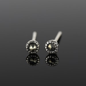 Petites boucles d'oreilles, puces marcassites, puces argent, boucles minimalistes, boucles simples, boucles cartilage, bijoux marcassite image 3