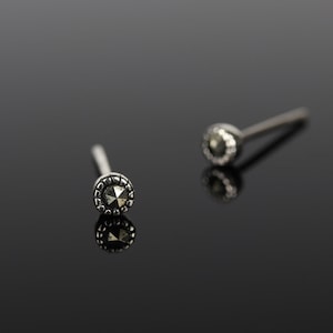 Petites boucles d'oreilles, puces marcassites, puces argent, boucles minimalistes, boucles simples, boucles cartilage, bijoux marcassite image 5