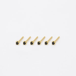 Chips neri, diamante nero, orecchini d'oro, chip d'argento, argento massiccio, chip delicati, orecchini semplici, orecchini a bottone
