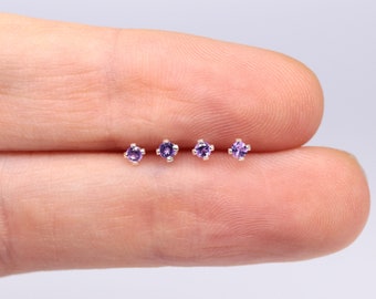 Natuurlijke amethist studs, zilveren oorbellen, kleine studs, minimalistische studs, stud oorbellen, 2mm studs, geboortesteen