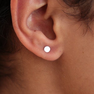 Runda örhängen, sterlingsilver, geometriska örhängen, cirkulära örhängen, minimalistiska örhängen, fina örhängen, enkla smycken bild 6