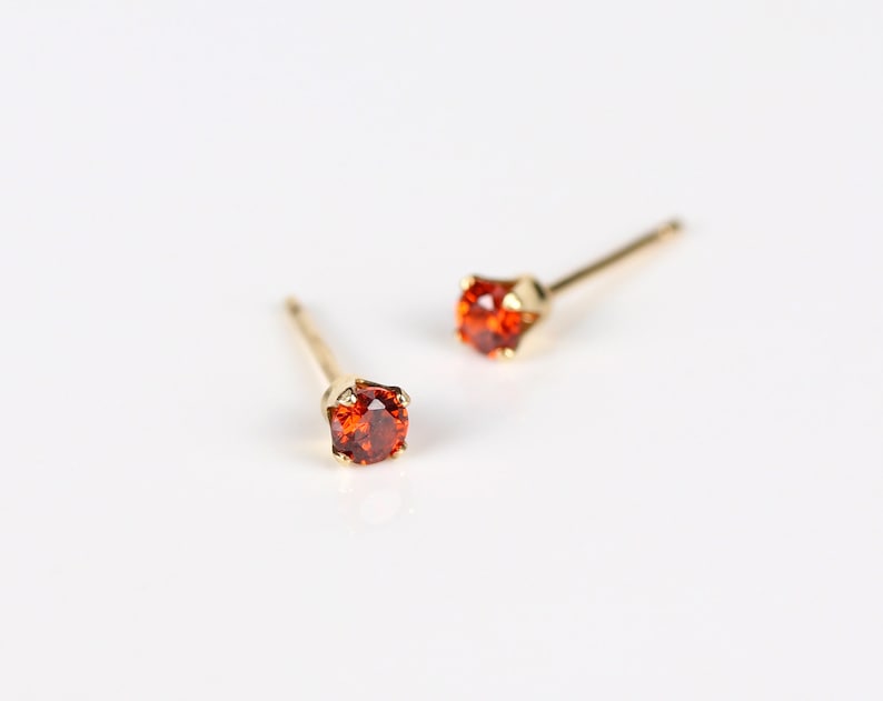 Puces or 14k, puces minuscules, boucles d'oreilles 3mm, puces minimalistes, boucles rouges, puces rempli or, boucles délicates image 1