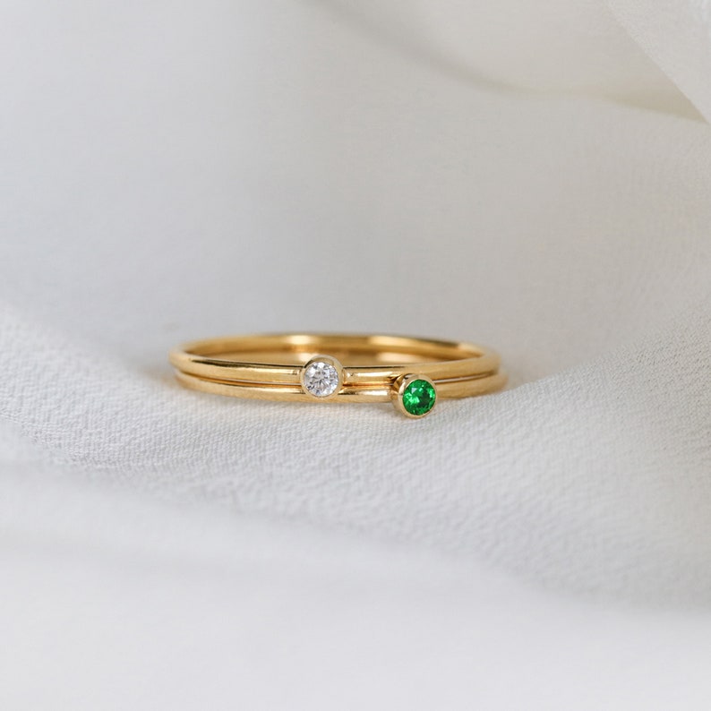 Anillo esmeralda, anillo de oro, anillo minimalista, oro 14k relleno, piedra de nacimiento, anillo fino, anillo delicado, anillo de mujer, anillo simple imagen 5