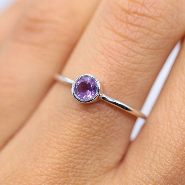 Natürlicher Amethyst-Ring, Silberring, Damenring, Amethyst-Juwel, einfacher Ring, Geburtsstein, dünner Ring, Februar-Ring