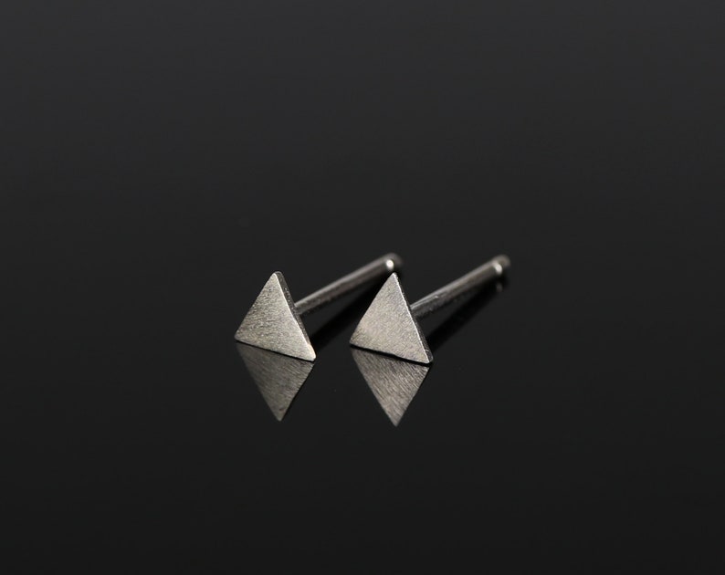 Boucles d'oreilles triangle, puces géométriques, puces minimalistes, argent massif, boucles simples, bijoux femmes, bijoux argent image 3