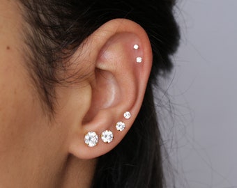 Petites boucles d'oreilles, puces délicates, boucles diamant, puces minimalistes, argent massif, micro puces, boucles simples, clou oreille