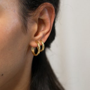 Minimalist earrings, dainty hoops, simple hoops, gold earrings, sterling silver, huggie earrings, small hoops, everyday jewelry, gold hoops