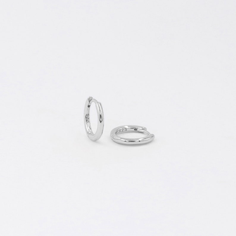 Petites créoles, mini créoles, petites boucles d'oreilles, bijoux minimalistes, boucles en or, argent massif, créoles délicates image 7