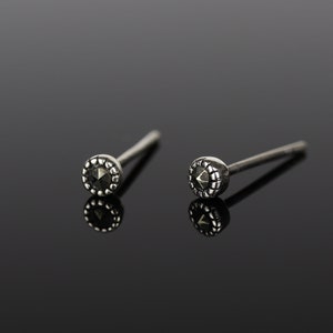 Petites boucles d'oreilles, puces marcassites, puces argent, boucles minimalistes, boucles simples, boucles cartilage, bijoux marcassite image 4