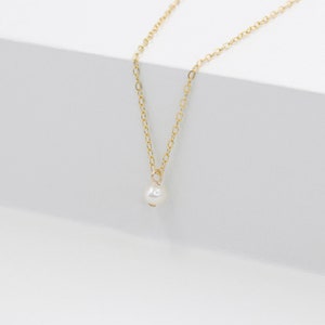 Collier délicat, collier perle, collier minimaliste, or rempli 14k, argent massif, petite perle, collier en or, collier simple, bijou perle image 2