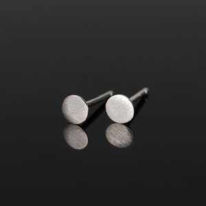 Runda örhängen, sterlingsilver, geometriska örhängen, cirkulära örhängen, minimalistiska örhängen, fina örhängen, enkla smycken bild 2
