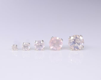 Puces quartz rose, boucles d'oreilles délicates, petites puces, argent massif, clous d'oreilles, boucles minimalistes, puces or, naturelle