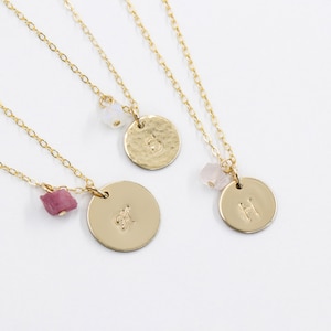 Collier pierre de naissance, collier initiale, pierre naturelle, collier personnalisé, collier minimaliste, collier cristal, collier lettre