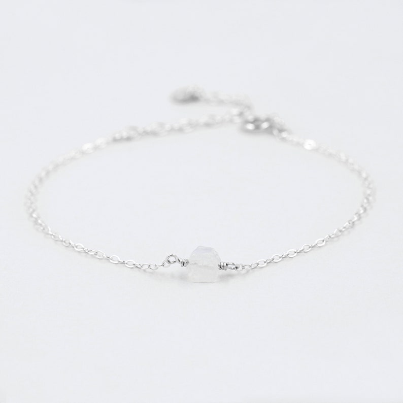 Bracelet pierre de lune, or rempli 14k, bracelet minimaliste, pierre brute, bracelet cristal, bracelet mariage, bracelet femme, bijou argent image 3
