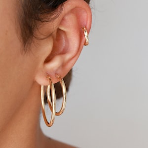 Große Gold-Creole, 14k Gold gefüllt, Huggies-Creole, Damen-Creole, minimalistische Creole, Ohrring, zarte Schleife, Goldschmuck, riesige Creole