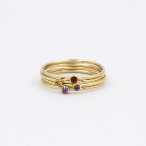 Saffierring, gouden ring, delicate ring, 14k goud gevuld, geboortesteen, kleine ring, minimalistische ring, damesring, eenvoudige ring afbeelding 3