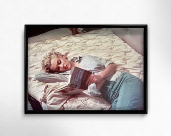 Marilyn Monroe Reading , Fashion print, Vintage photography, Marilyn Monroe Poster, Hollywood Celebrity 1960s art decor art print