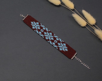 Armband met geometrische kralen: bruin en blauw Tsjechisch glas, minimalistische sieraden