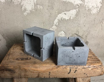 Askkopp i betong: Modern fyrkantig design