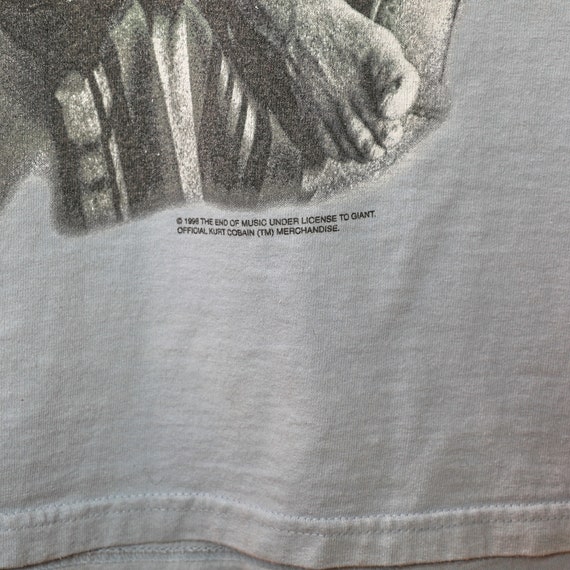 Rare true Vintage 90s Kurt Cobain playing ukulele Ts… Gem