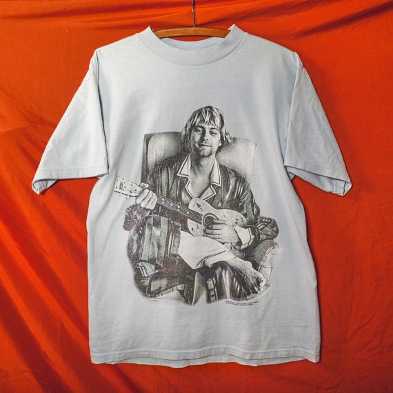 Rare true Vintage 90s Kurt Cobain playing ukulele Ts… Gem