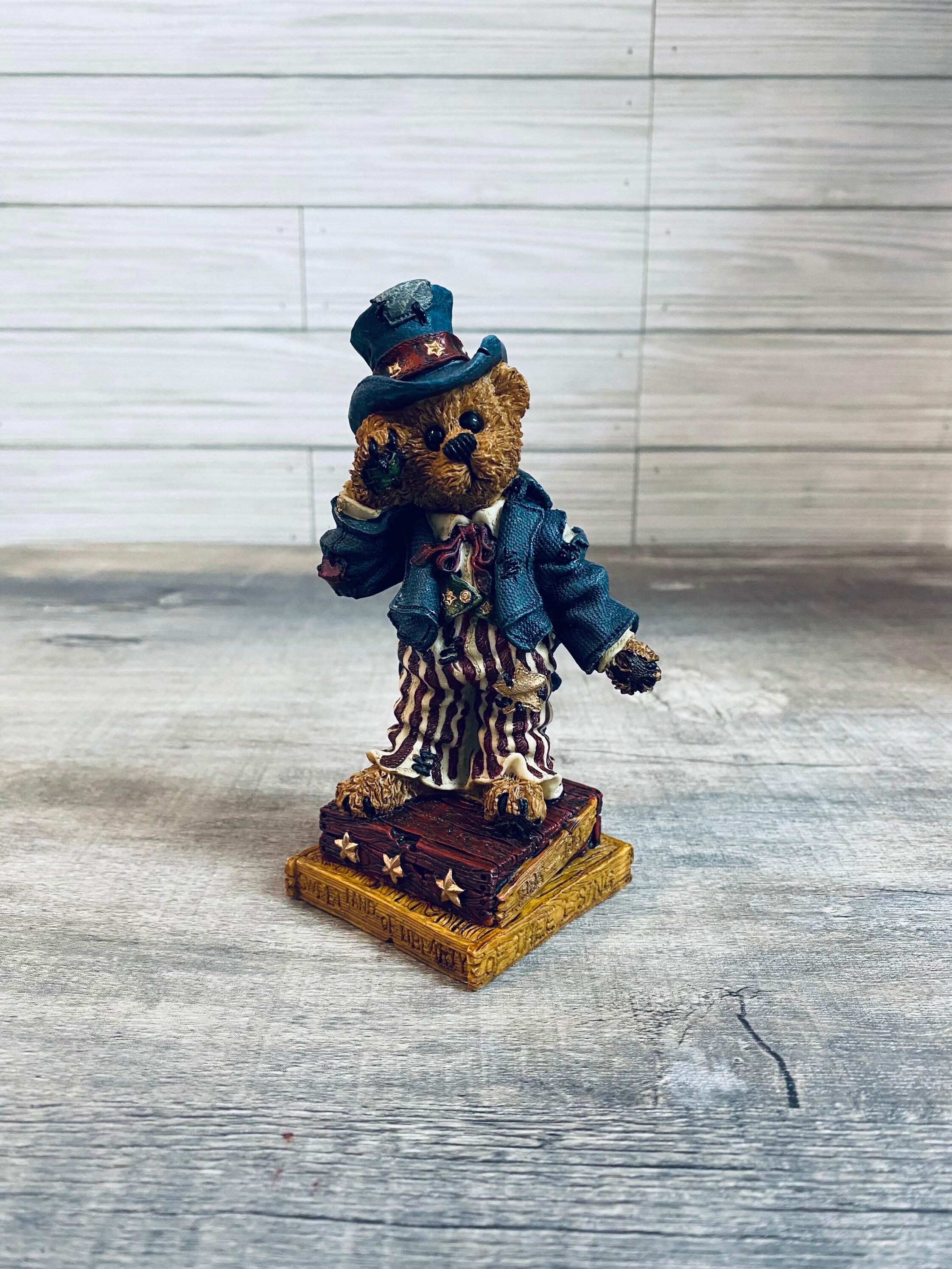 boyds bears statues