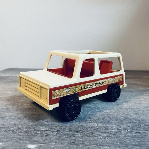 Vintage Fisher Price Little People Family Station Wagon Jeep Truck