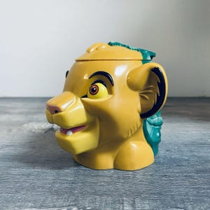 Vintage Lion King Simba Cub Cup Mug Flip Top Disney On Ice Souvenir Flip-Top Lid