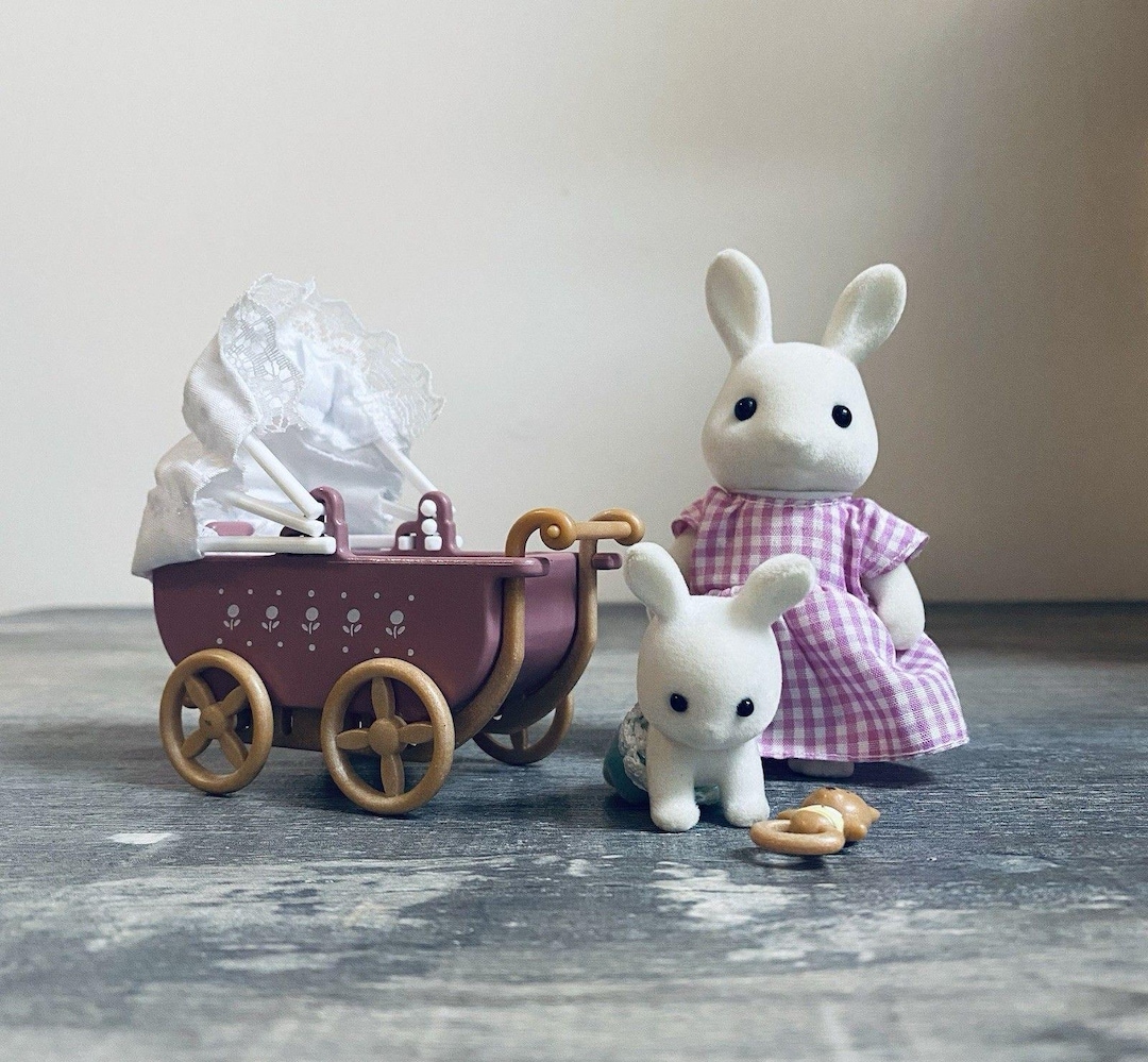 Calico Critters Sylvanian Shannon Snow-warren Rabbit W/ Baby Conner ...