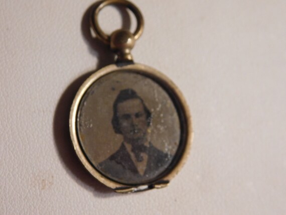 Antique Pendant Photo Locket with Picture - image 6