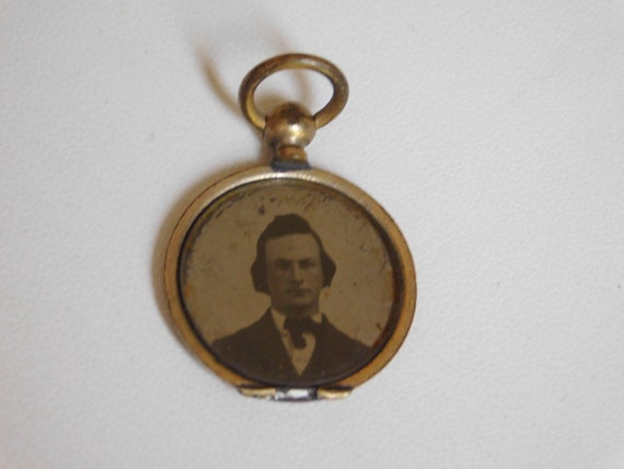 Antique Pendant Photo Locket with Picture - image 8