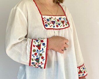 70s Prairie Top Vintage Lady Winn Blouse 70s Cotton Embroidered Blouse Vintage Hippie Shirt 70s White Cotton Top Floral Embroidered Shirt