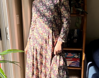 Vestido longo floral dos anos 90 Vestido de outono dos anos 90 Vestido vintage feito à mão Vestido longo floral vintage Vestido floral hippie dos anos 90 Vestido longo feito à mão dos anos 90