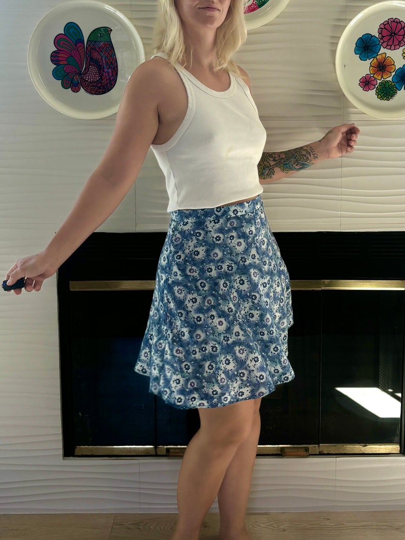 Vintage 90s 00s Blue Embroidered Button Floral A-Line Mini Skirt 8 10 S