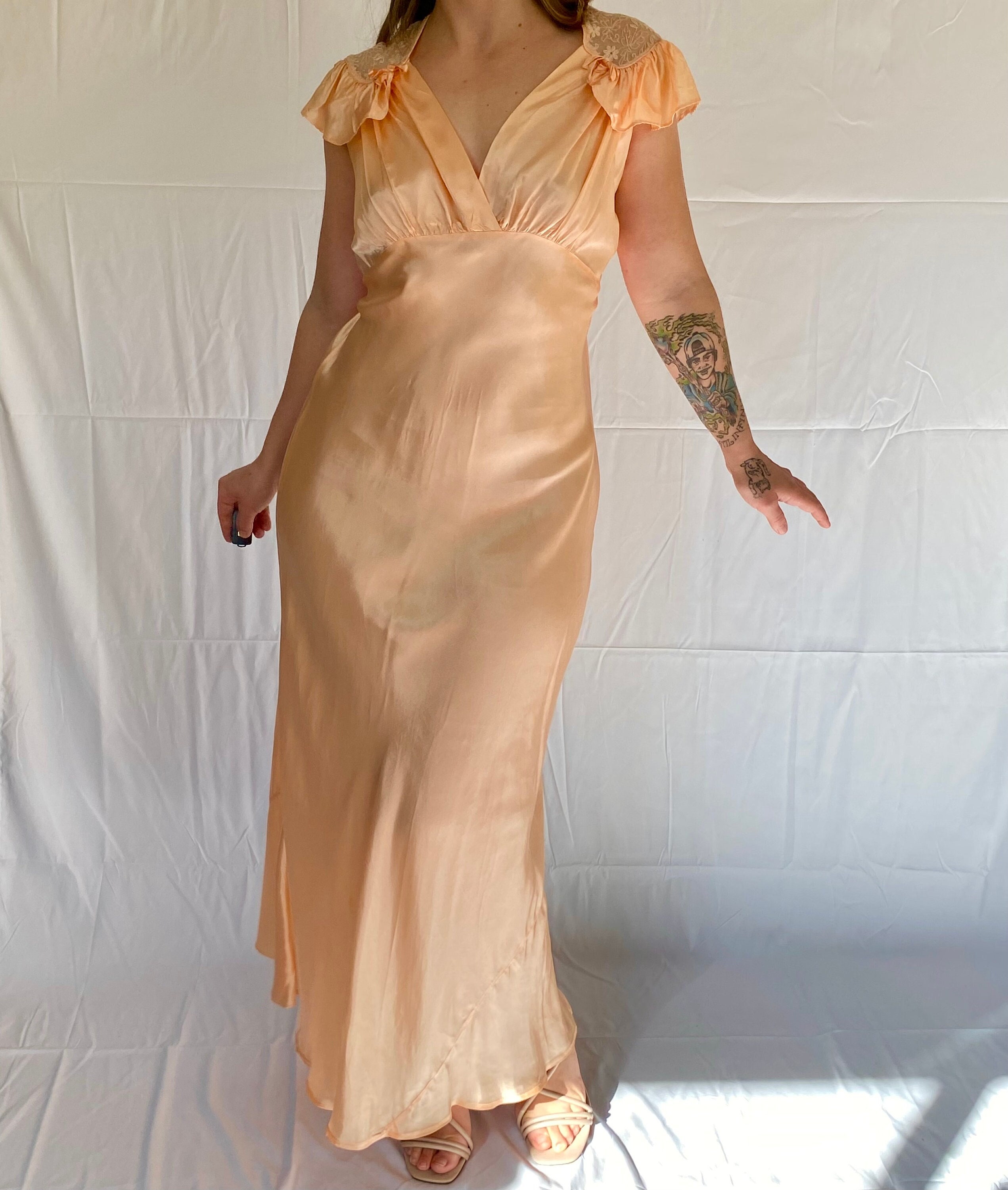 SILK SLIP DRESS Vintage Secondhand Preloved Pre-owned Pure Satin Silk Bias  Cut Slip Dress W Slinky Spaghetti Straps Criss Cross Back 