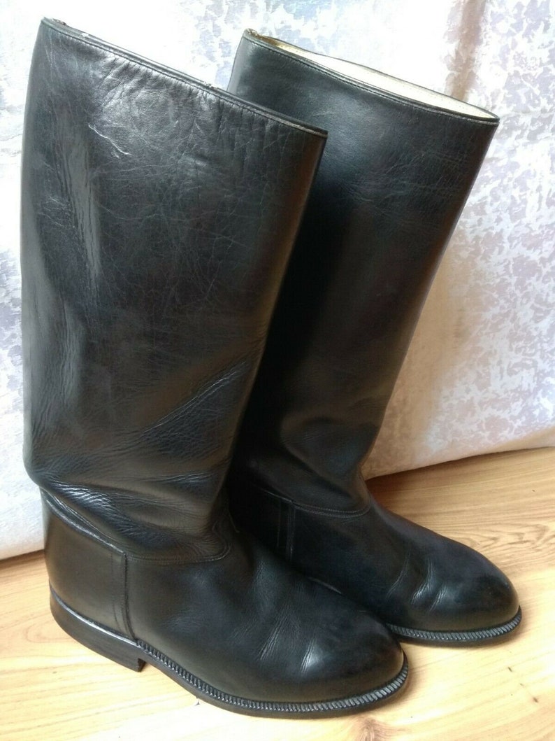 polish boots with lighter