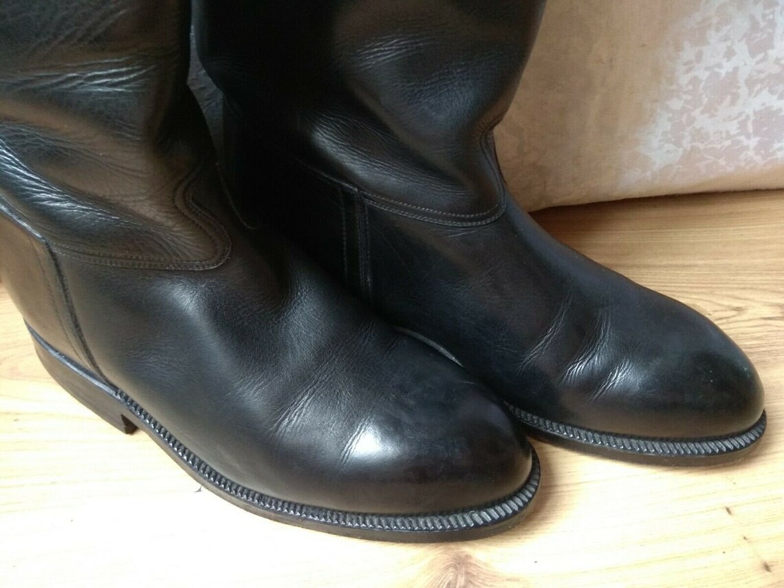 polish boots with lighter