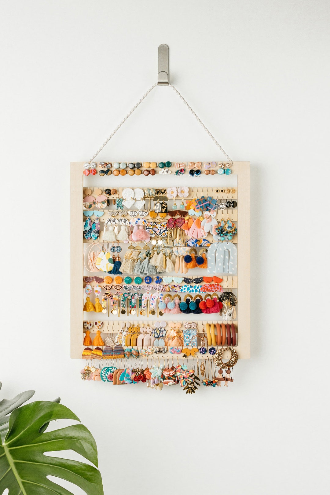 Earring Organizer Hanging Earring Holder, Holds Up To 330 Pairs, Soft Felt  Wall Mount Earring Display Holder Stud Earrings Organizer for Women Girls -  Walmart.com