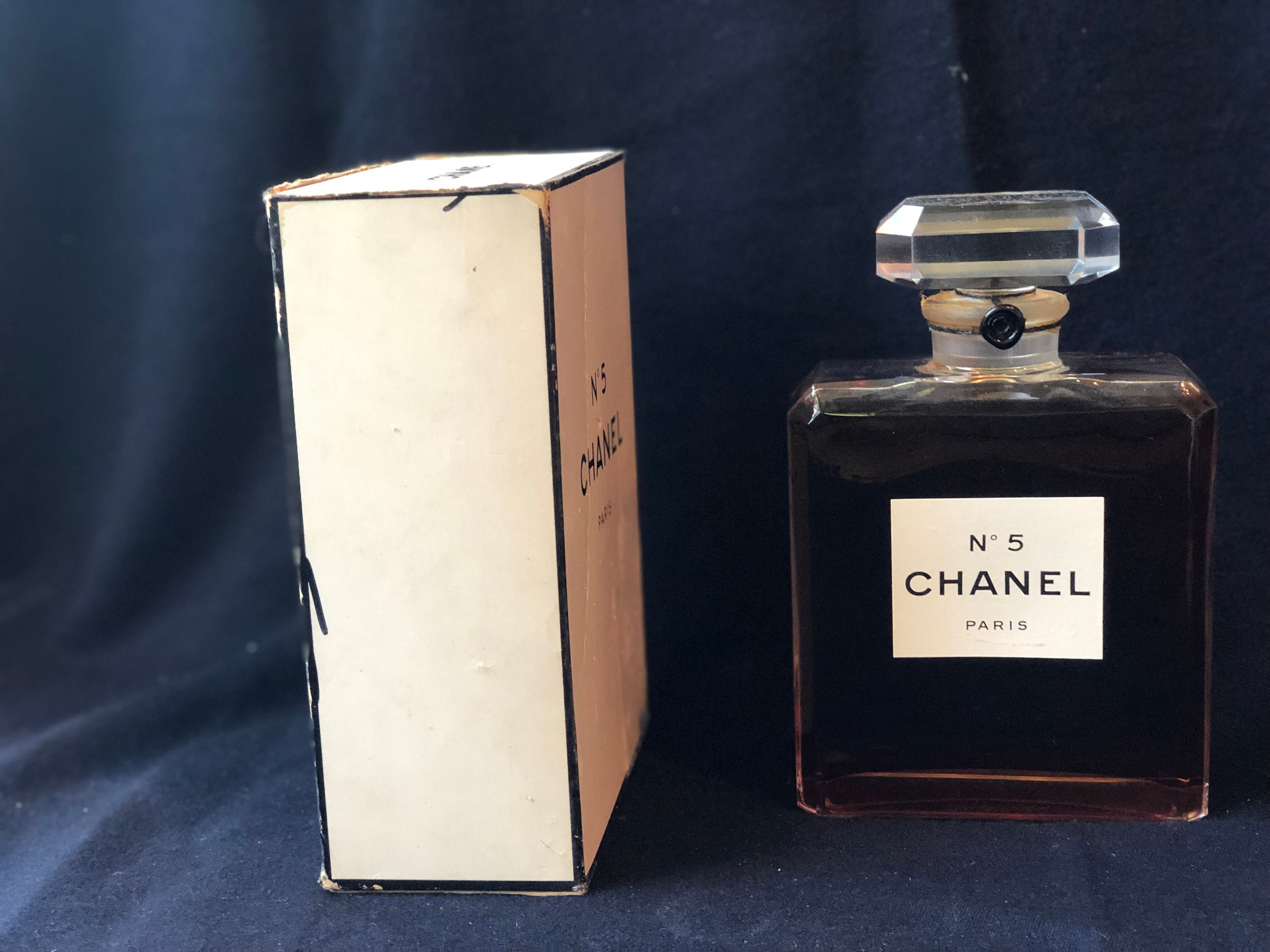 Chanel No.5 / artcinno