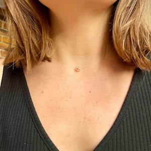 Flower choker necklace
